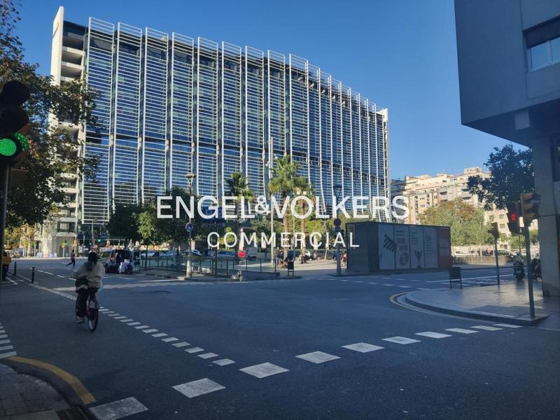 Foto 52080919-90cc-4450-bb2a-10721cc3f93f. Locale commerciale in La Nova Esquerra de l´Eixample Barcelona