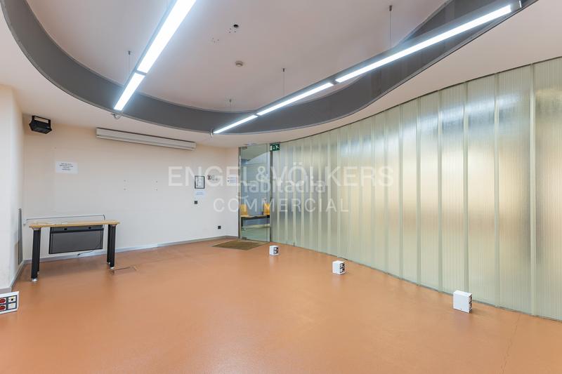 Foto aa0ddb13-0f34-4071-b781-8e8d7b51bd99. Affitto locale commerciale in Dreta de l´Eixample Barcelona