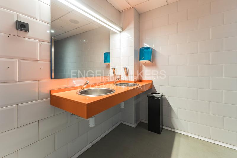 Foto cbb28ff5-9594-43b1-8233-93cfe929691d. Affitto locale commerciale in Dreta de l´Eixample Barcelona