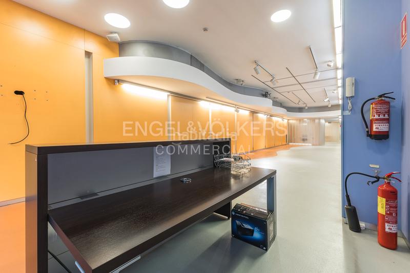 Foto 36d2bc72-e543-4dea-934c-dd14f8d95bd6. Rent business premise in Dreta de l´Eixample Barcelona