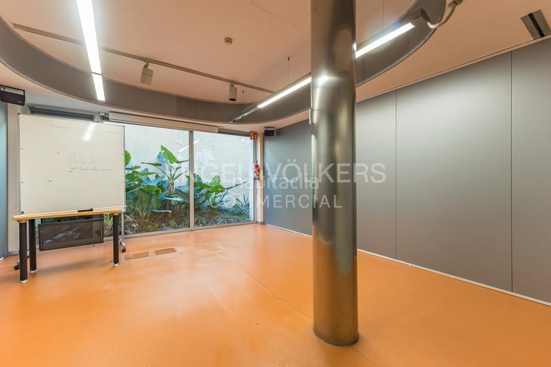 Foto 82502c4f-4643-4181-bec6-54972735c246. Rent business premise in Dreta de l´Eixample Barcelona