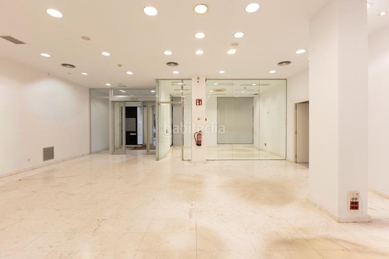 Foto b2977e34-9628-43f2-bc20-db673f474407. Alquiler local comercial local en alquiler en carrer de consell de cent en Barcelona