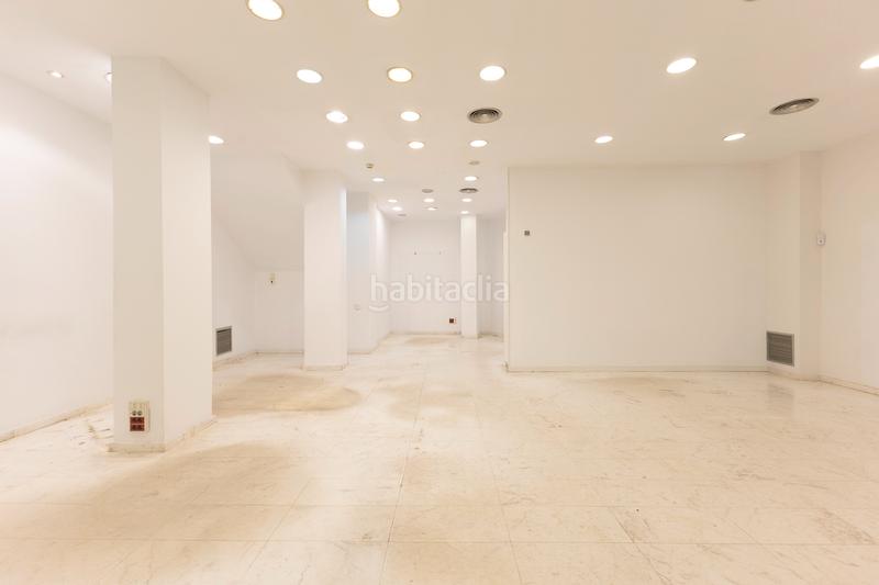 Foto 04513d94-dfae-44aa-bd02-23ea038175f6. Rent business premise in Hostafrancs Barcelona