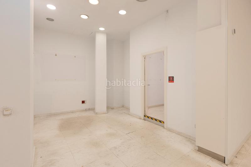 Foto 60bbaa90-eadb-42d3-8fdb-caad390801da. Rent business premise in Hostafrancs Barcelona