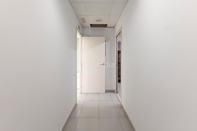 Foto a8af442d-6106-485c-9e6b-bbe0d49a5851. Rent business premise in Hostafrancs Barcelona