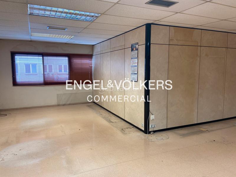 Foto 06600475-3fe4-49d8-8a45-b8e71d754cb3. Bâtiment à usage industriel dans Centre Hospitalet de Llobregat (L´)