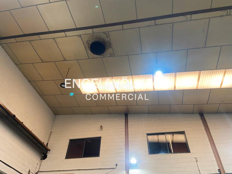 Foto 1975a777-4e67-46cc-a035-d4731cefa137. Bâtiment à usage industriel dans Centre Hospitalet de Llobregat (L´)