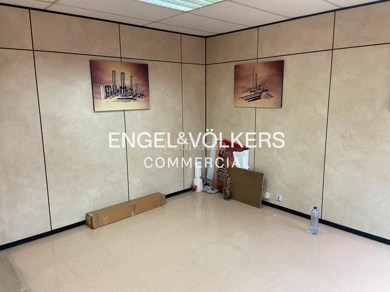 Foto 239efde8-4345-47c1-89ff-3bb879ed339a. Bâtiment à usage industriel dans Centre Hospitalet de Llobregat (L´)