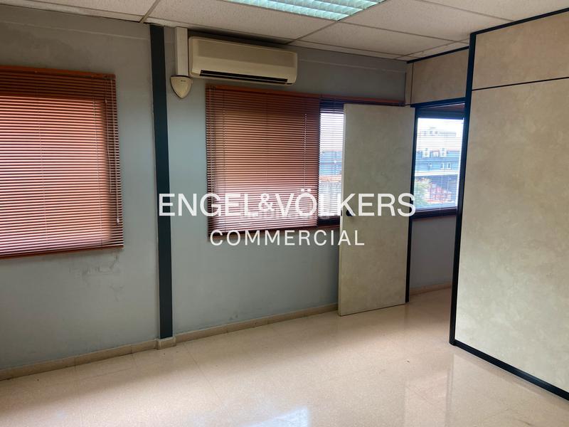 Foto 4b1f7473-5cd6-44b9-8eb0-f550af59228a. Bâtiment à usage industriel dans Centre Hospitalet de Llobregat (L´)