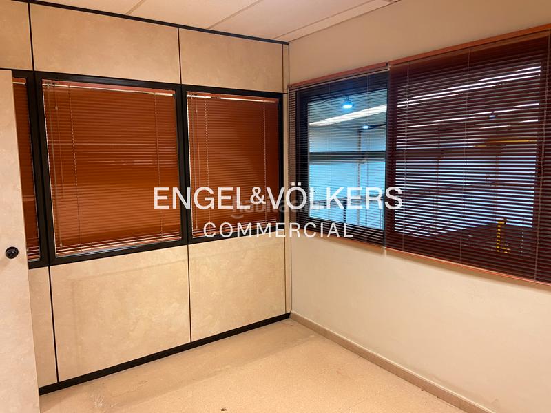 Foto 52e718cf-d4d0-4724-a8d5-b8ad6f68cabc. Bâtiment à usage industriel dans Centre Hospitalet de Llobregat (L´)