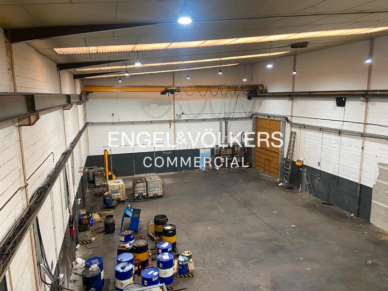 Foto 5754ff1b-d682-4bf1-8803-39eca35665df. Bâtiment à usage industriel dans Centre Hospitalet de Llobregat (L´)