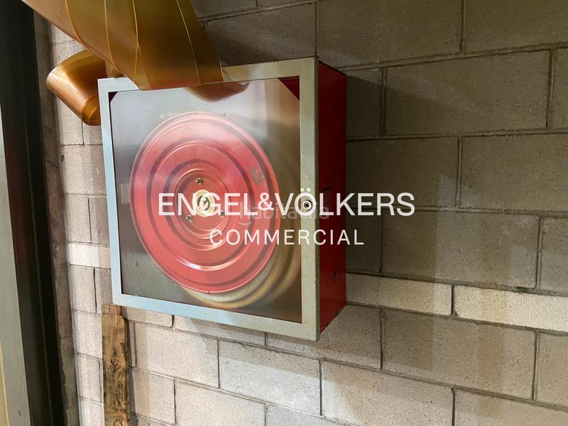 Foto 84a6dcdd-d0d8-4a3a-a94b-640714d40586. Bâtiment à usage industriel dans Centre Hospitalet de Llobregat (L´)