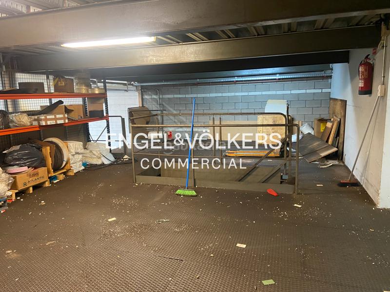 Foto d01aba79-ebaf-458c-b31b-7ac433a0975a. Bâtiment à usage industriel dans Centre Hospitalet de Llobregat (L´)