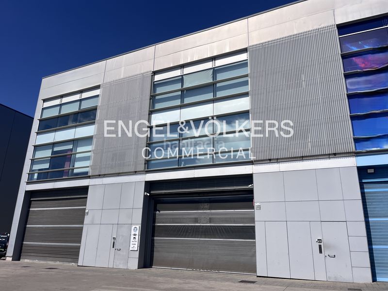 Foto cc374620-ea3e-4e53-88a7-37d7bb0e1306. Bâtiment à usage industriel dans Bonavista Badalona