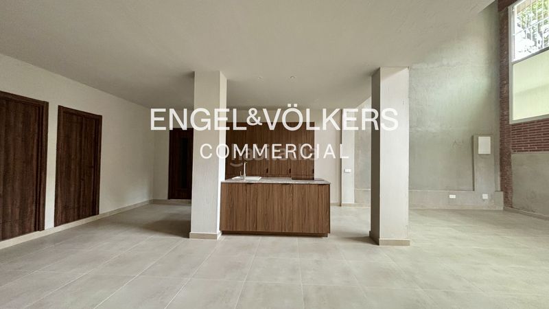 Foto 7a6fde61-9f18-4021-bda8-c185c1702aca. Local comercial a Centre Ripollet