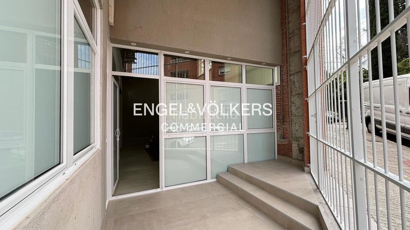 Foto f5001e24-33bd-4708-ba14-6b4bec27f6a4. Local comercial a Centre Ripollet