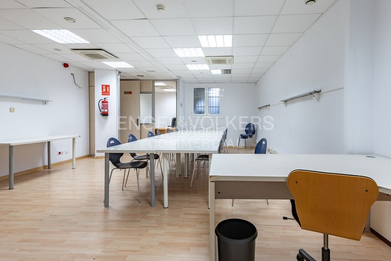 Foto 2ab9db1c-ae2a-4393-8ea6-ec47a76ea046. Local comercial a Vallcarca - Penitents Barcelona
