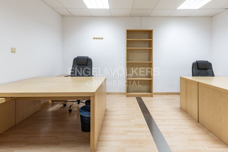Foto f8e23f5c-d585-4da1-b403-f94373229825. Local comercial a Vallcarca - Penitents Barcelona