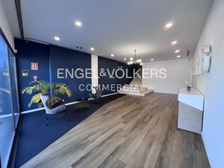 Local Comercial a Montigalà. Exclusiva navelocal corporativa en montigalà badalona