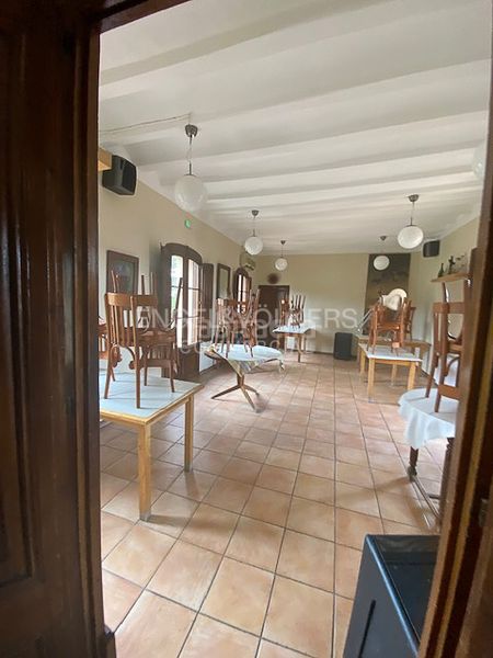 Foto f3e4f5c5-9191-4727-90f1-2f90892cad92. Edificio  masía con múltiples posibilidades y usos en Igualada