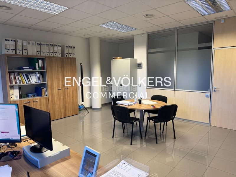 Foto 1ce5ca90-e7da-4264-b919-b3482f95a934. Oficina a Polinyà
