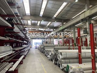 Lloguer Nau industrial a Bon Pastor. Nave con puentes grúa