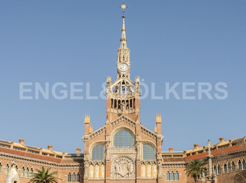 Foto 234f2942-4431-484d-9dcf-7b6245b6071a. Edificio venta de edificio al lado de la sagrada familia en Barcelona