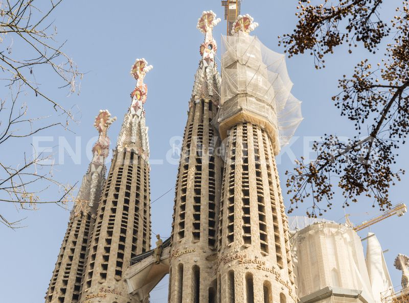 Foto 33cdc17e-d83c-4453-8a41-66e5950a6623. Edificio venta de edificio al lado de la sagrada familia en Barcelona