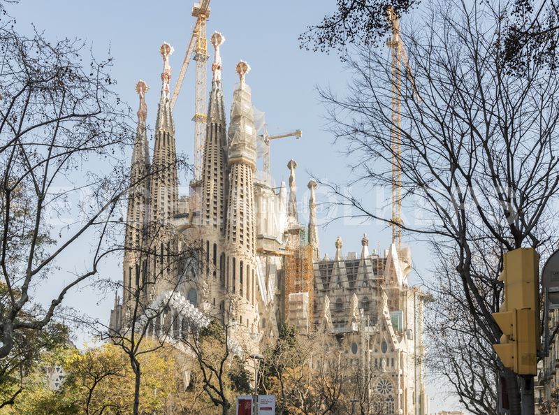 Foto 99d95e46-7323-4b43-9ac9-1bf5e7eb90ab. Edificio venta de edificio al lado de la sagrada familia en Barcelona