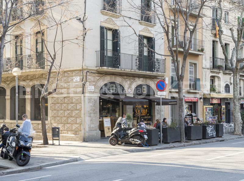 Foto a123b7ab-aa90-4d51-be19-d45ee2ce60ed. Edificio venta de edificio al lado de la sagrada familia en Barcelona