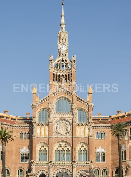Foto db220011-8ff5-43a6-bbe7-9f5e4fef2fc1. Edificio venta de edificio al lado de la sagrada familia en Barcelona
