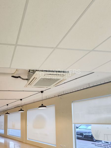 Foto af0c355f-74cd-46e4-9342-e30aa53fdea8. Local comercial a Centre Sitges