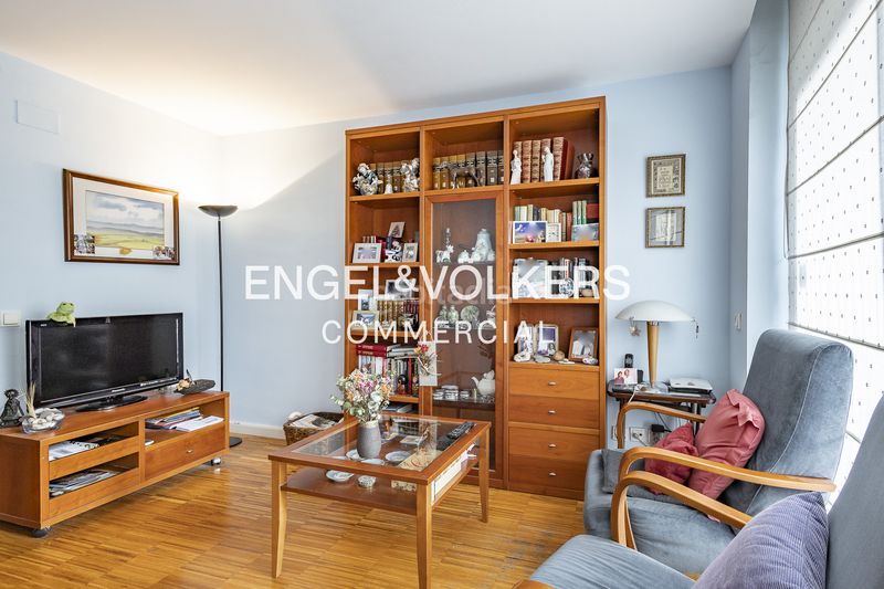 Foto c6e12f71-559a-472f-afad-63dbef498c34. Edifici a Centre Sant Joan Despí