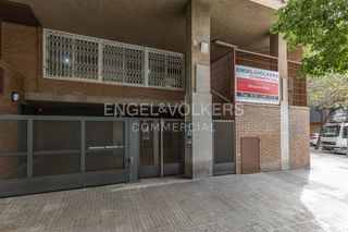 Bureau à Fort Pienc. Local recién reformado en eixample dreta