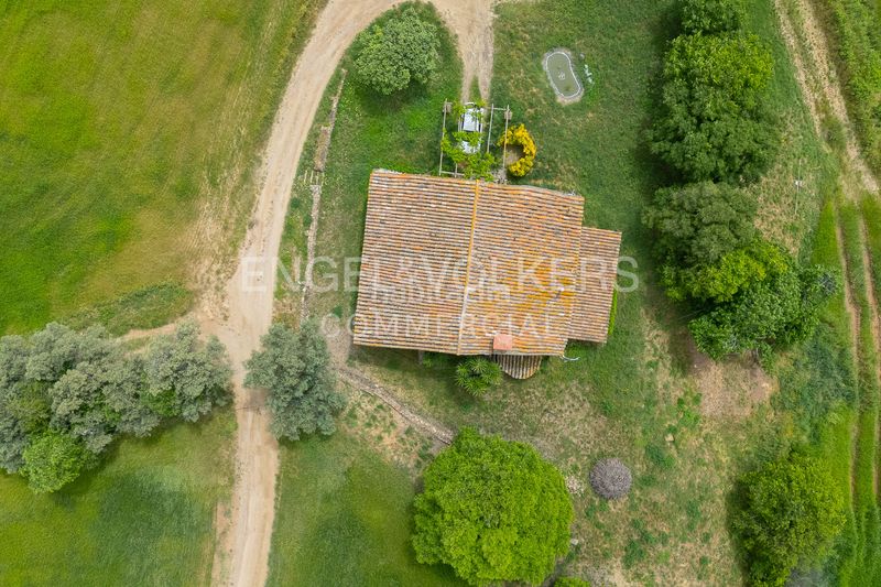 Foto e652a705-8464-4484-8810-a37248ab78dc. Edificio finca agrícola con masía en Cànoves i Samalús