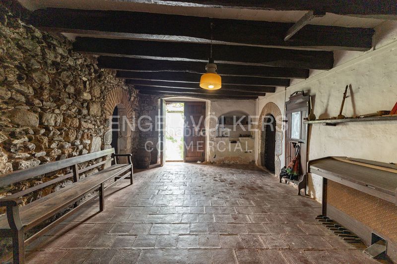 Foto f94c3d30-09f2-43dd-b454-f1cad6c54782. Edificio finca agrícola con masía en Cànoves i Samalús