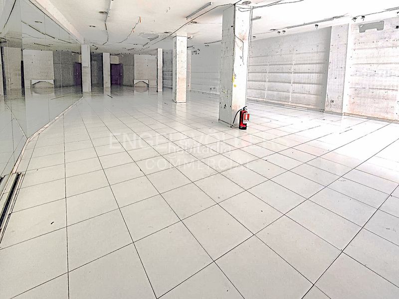 Foto 2ab44026-0ca8-4d3f-afc9-d889cbe06cbd. Local comercial a Eixample Tarragona