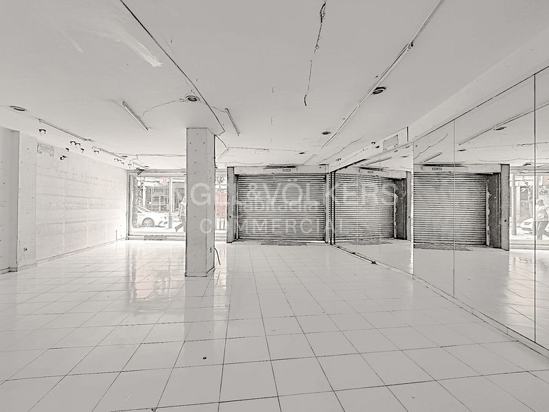 Foto 2d543cd8-2028-430c-8fb6-45525f67388d. Local comercial a Eixample Tarragona