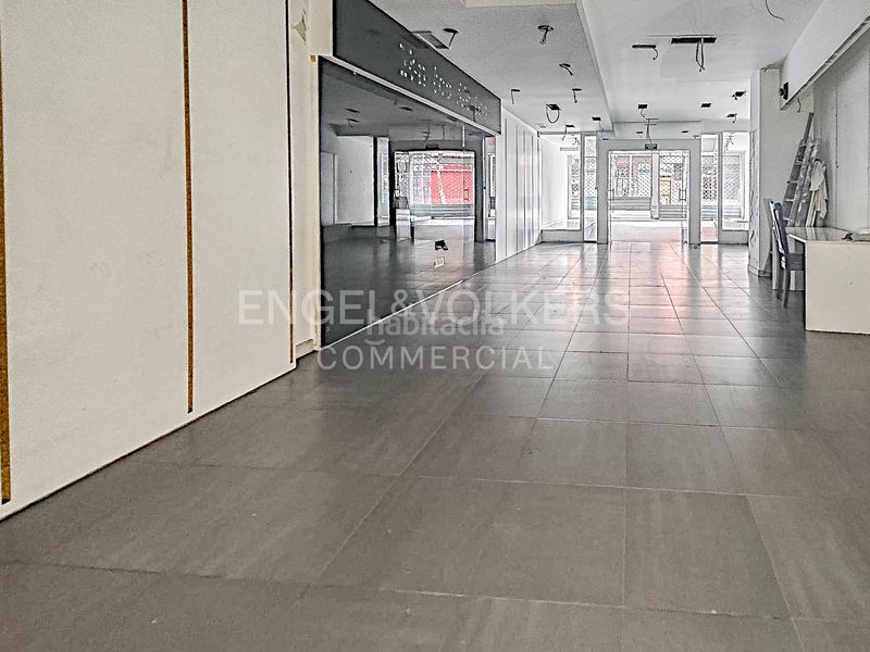 Foto 5475bc15-6d5d-4a03-b9fb-f66e1a151e45. Local comercial a Eixample Tarragona