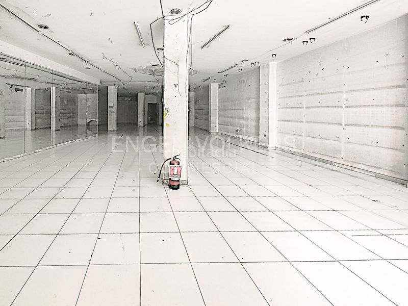 Foto c23d3185-fc81-456d-8f79-e455ae7388ba. Local comercial a Eixample Tarragona