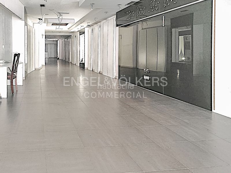Foto fd2d8026-f7f5-41d7-9148-10b5b671adc6. Local comercial a Eixample Tarragona