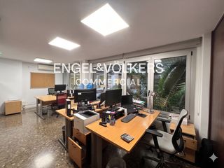 Bureau à Barri de les Corts. Oficina muy bien ubicada