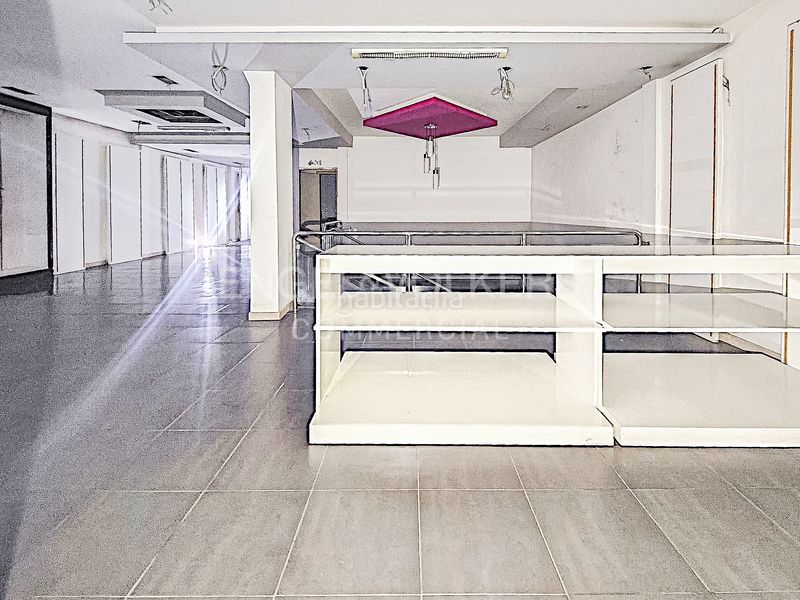 Foto a7a88d5c-bca9-4da1-a321-1d6f61a43713. Local comercial a Part Alta Tarragona