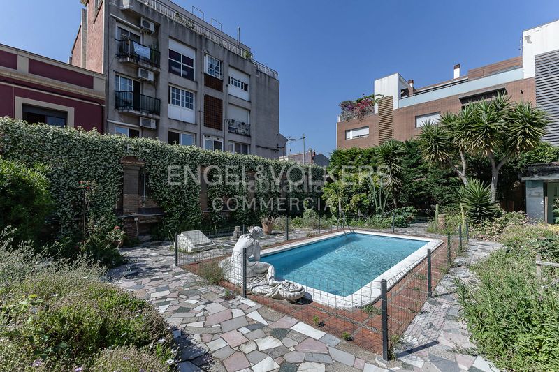 Foto 3b7392ee-fb80-443e-ad97-256a34f02b6a. Edifici a Zona Industrial Prat de Llobregat (El)