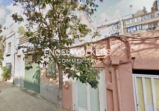 Business premise in Sagrada Família. Local en venta en eixample