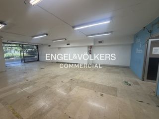 Lloguer Local Comercial a Centre. Espectacular local en el corazón de esplugues de llobregat