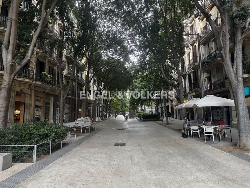 Foto 1d63b2f5-592e-4f45-bcb9-e9d10ac2b60c. Edifici a Sant Antoni Barcelona