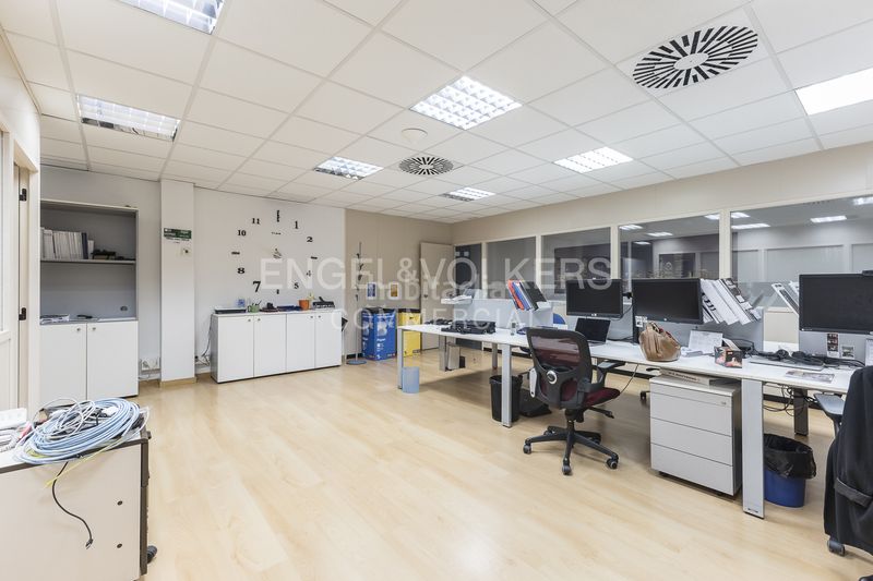 Foto 17978883-8446-4724-9321-93a6ec0653a1. Local comercial a El Camp d´en Grassot i Gràcia Nova Barcelona