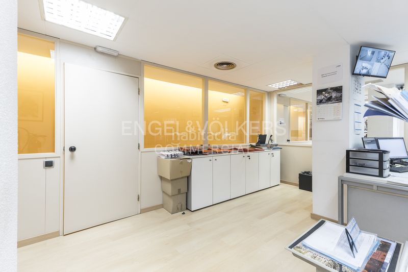 Foto 9b28cd81-cec9-4569-874c-e47a43d89344. Local comercial a El Camp d´en Grassot i Gràcia Nova Barcelona