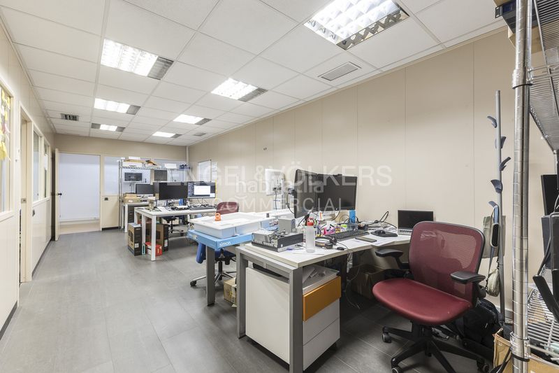 Foto a8d522c4-ae27-4c42-a61c-9cad836ac645. Local comercial a El Camp d´en Grassot i Gràcia Nova Barcelona